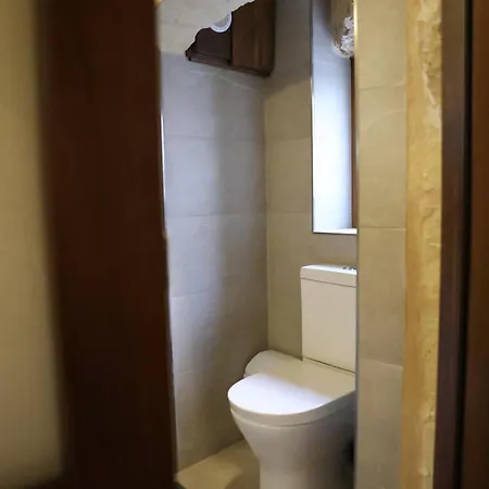 Authentic 1br House Of Character In Gozo By 360 Estates Case de vacanță